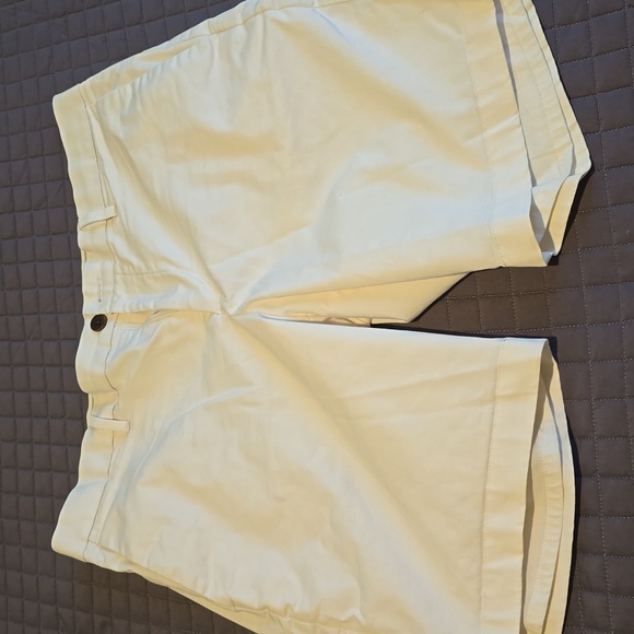 Banana Republic Cream Casual Shorts - Picture 1 of 5